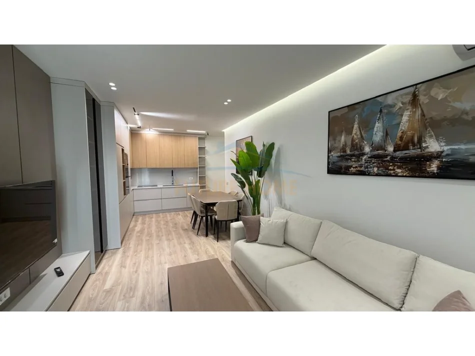 Tirane, shitet apartament 2+1 Kati 1, 122 m² 329.670 € (Golden Tower Residence)