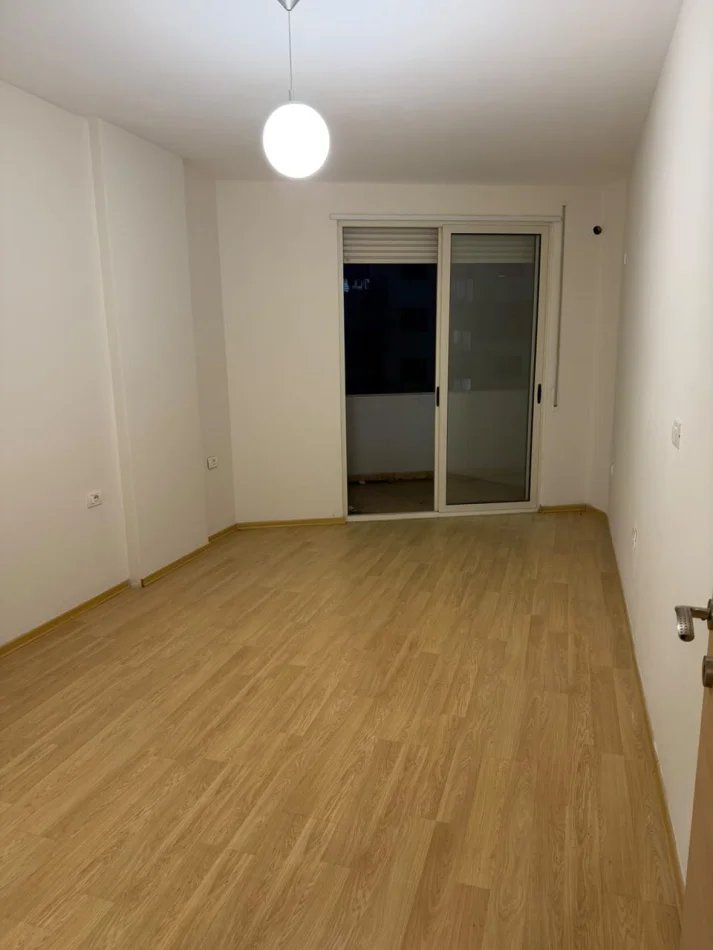 Tirane, shitet apartament 2+1 Kati 1, 131 m² 183.680 € (Astir)