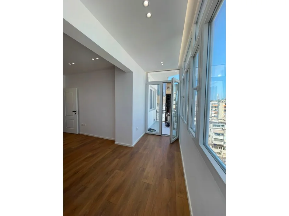 Tirane, shitet apartament 2+1 Kati 11, 65 m² 165.000 €