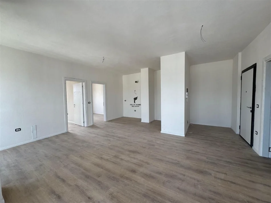 Tirane, shitet apartament 2+1 Kati 11, 92 m² 180.000 € (ISH FUSHA E AVIACIONIT)