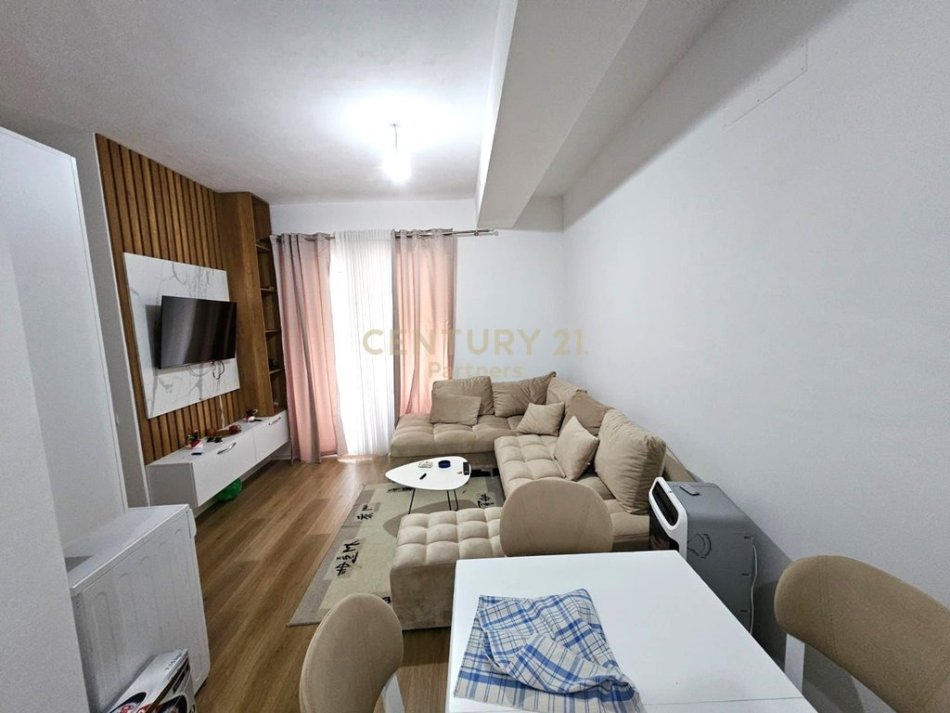 Tirane, shitet apartament 2+1 Kati 1, 73 m² 115.000 € (Ali Demi)
