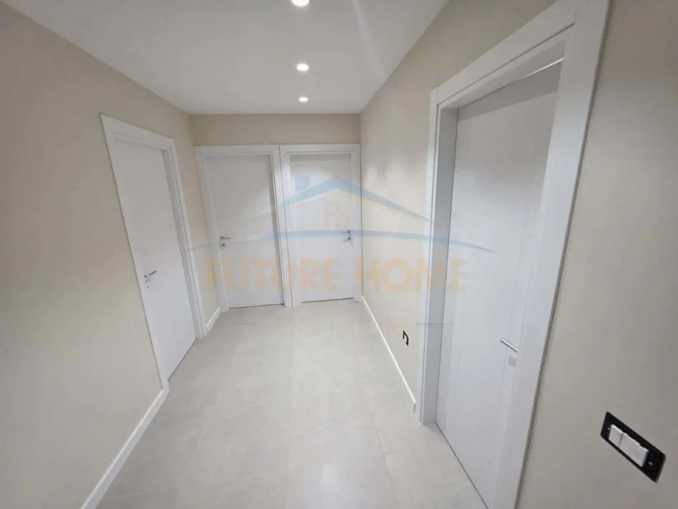 Tirane, shitet apartament 2+1 Kati 1, 74 m² 154.000 € (Oxhaku)