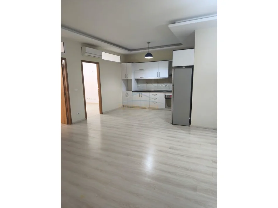 Tirane, shitet apartament 2+1 Kati 1, 75 m² 115.000 € (Rruga 5 Maji)