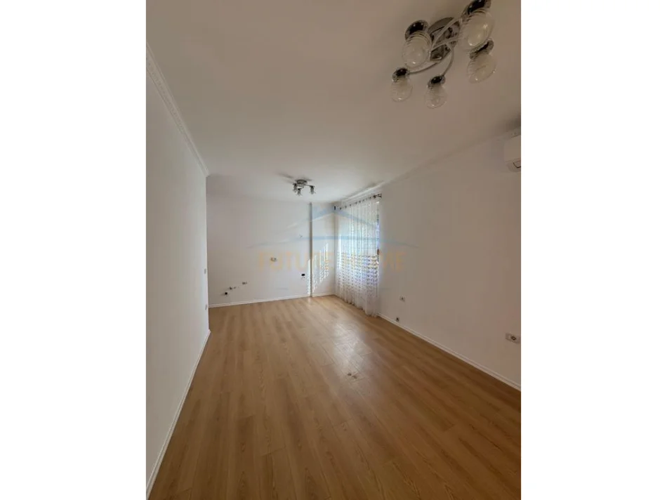Tirane, shitet apartament 2+1 Kati 1, 86 m² 135.000 € (Fresk)