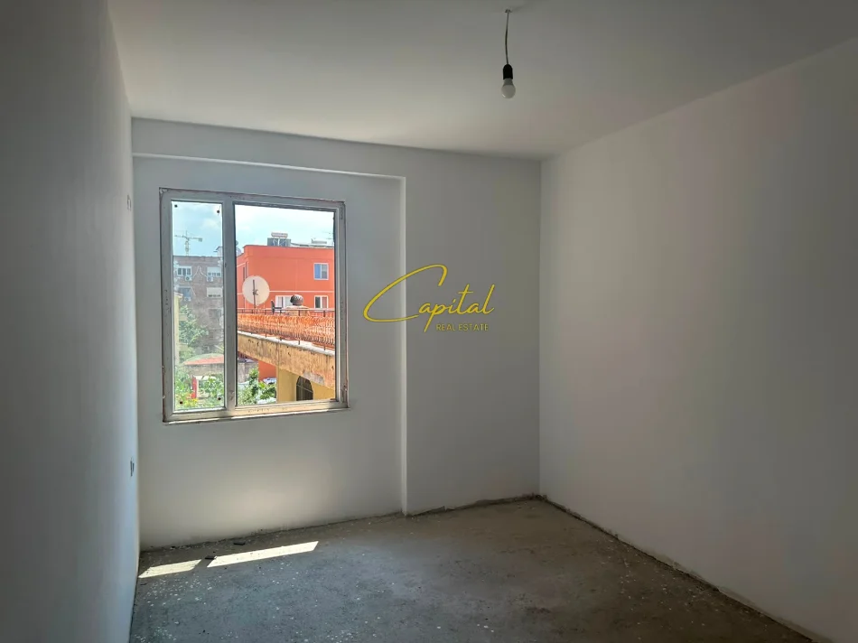Tirane, shitet apartament 2+1 Kati 1, 99 m² 190.000 € (XHAMLLIKU)
