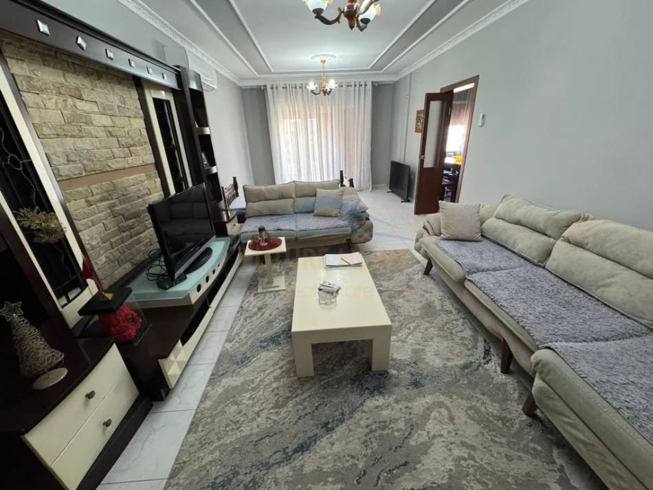 Tirane, shitet apartament 2+1 Kati 2, 105 m² 190.000 € (Laprake)