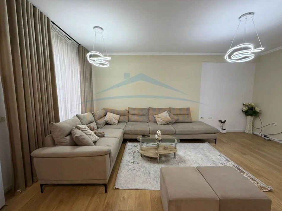 Tirane, shitet apartament 2+1 Kati 2, 122 m² 185.000 € (Unaza e Re)