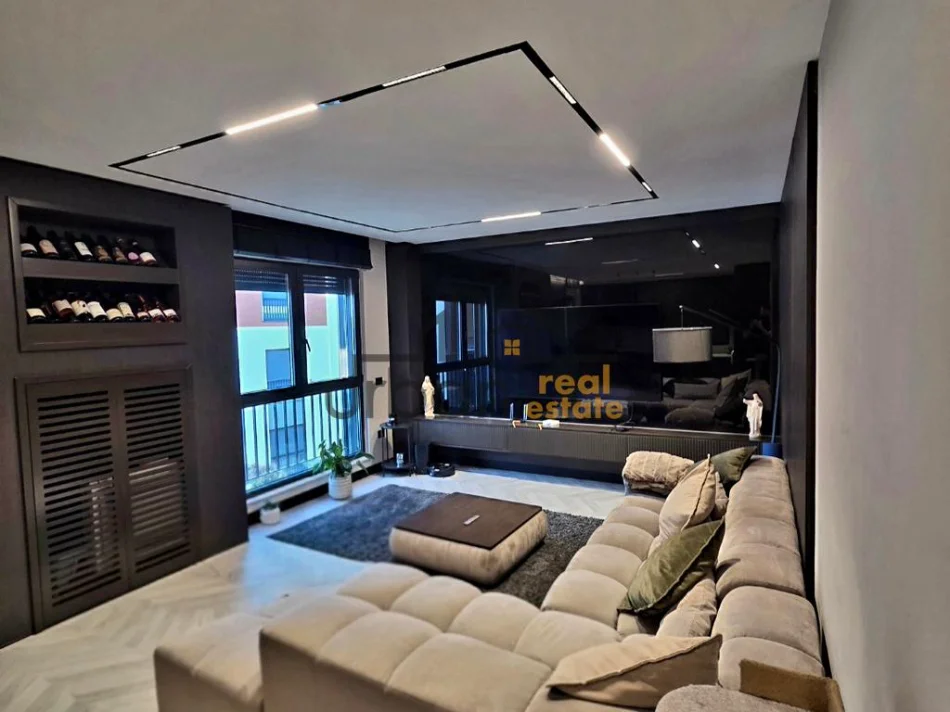 Tirane, shitet apartament 2+1 Kati 2, 123 m² 450.000 € (Liqeni i Tiranes)