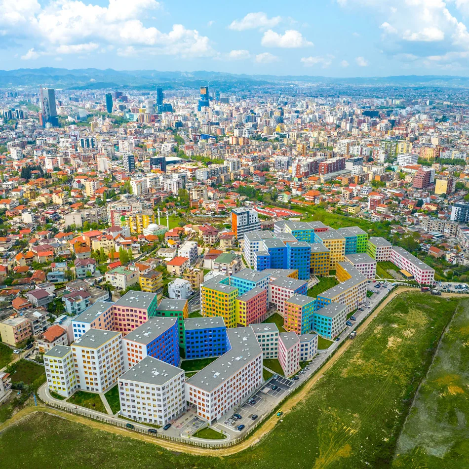 Tirane, shitet apartament 2+1 Kati 2, 140.000 € (Kompleksi Mangalem, Ali Demi)