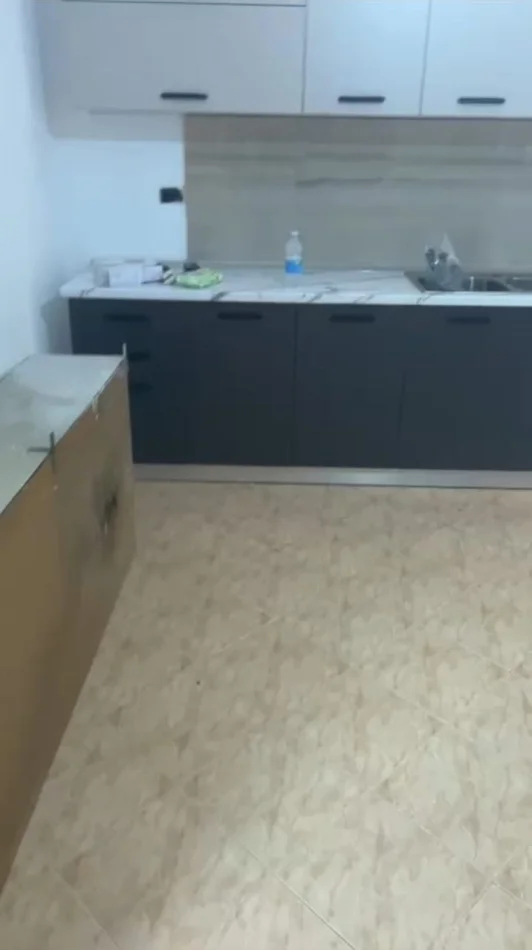 Tirane, shitet apartament 2+1 Kati 2, 140 m² 350.000 € (Yzberisht)