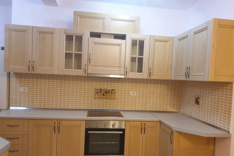 Tirane, shitet apartament 2+1 Kati 2, 211 m² 330.000 € (Liqeni Artificial)