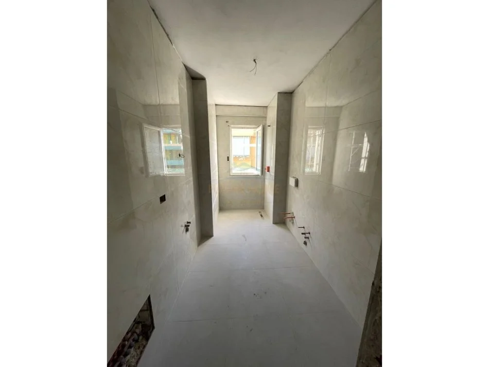 Tirane, shitet apartament 2+1 Kati 2, 82 m² 85.000 €