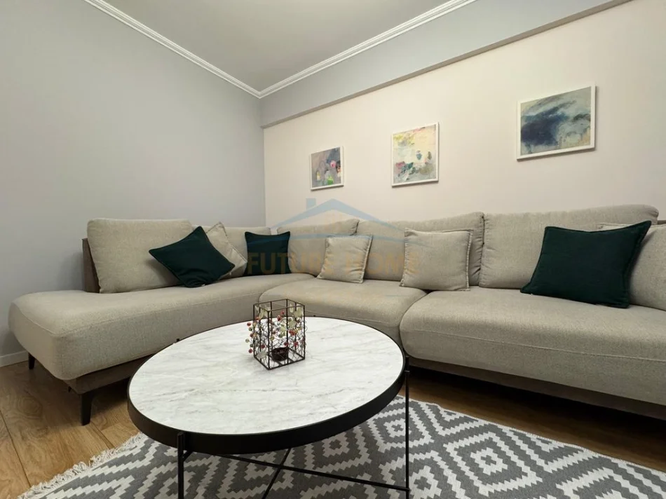 Tirane, shitet apartament 2+1 Kati 2, 85 m² 270.000 € (Rruga Mine Peza)