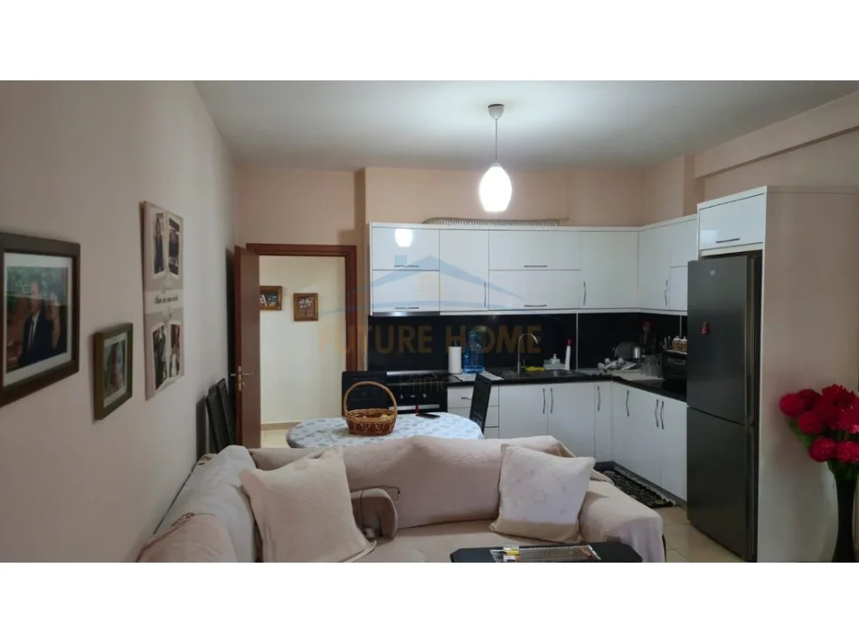 Tirane, shitet apartament 2+1 Kati 2, 87 m² 125.000 € (Yzberisht, ne rrugen Besim Alla)