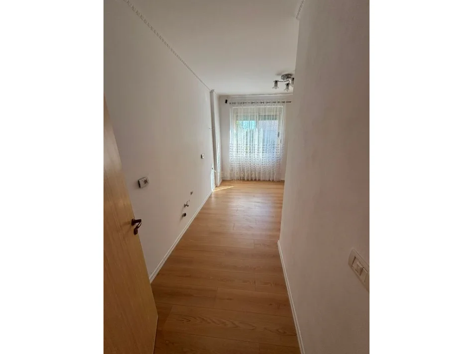 Tirane, shitet apartament 2+1 Kati 2, 88 m² 135.000 €