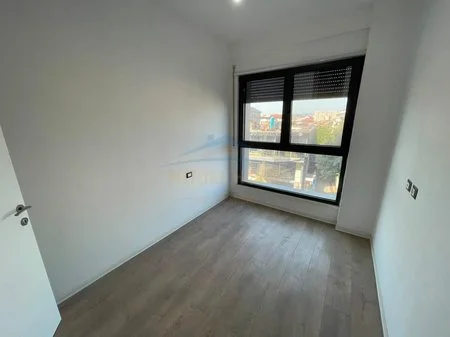 Tirane, shitet apartament 2+1 Kati 2, 89 m² 200.000 €