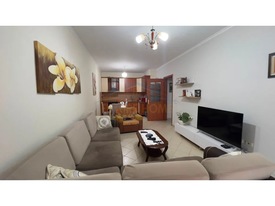 Tirane, shitet apartament 2+1 Kati 2, 95 m² 140.000 € (Fresk)