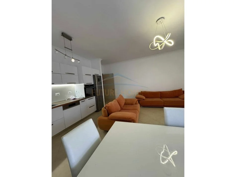 Tirane, shitet apartament 2+1 Kati 3, 108 m² 248.000 € (Liqeni i thate)