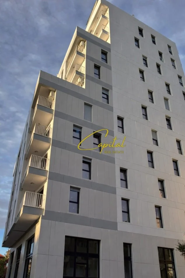 Tirane, shitet apartament 2+1 Kati 3, 110 m² 220.000 € (XHAMLLIKU)