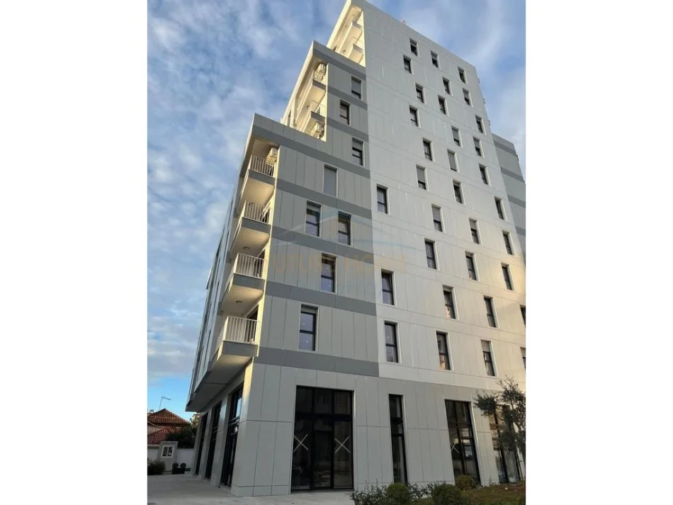 Tirane, shitet apartament 2+1 Kati 3, 110 m² 230.464 € (Xhamlliku)