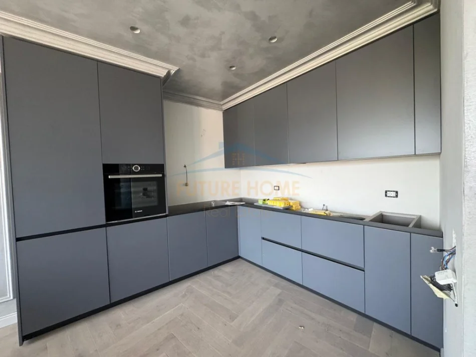 Tirane, shitet apartament 2+1 Kati 3, 123 m² 580.000 € (Lake View Residence, Tirane .)