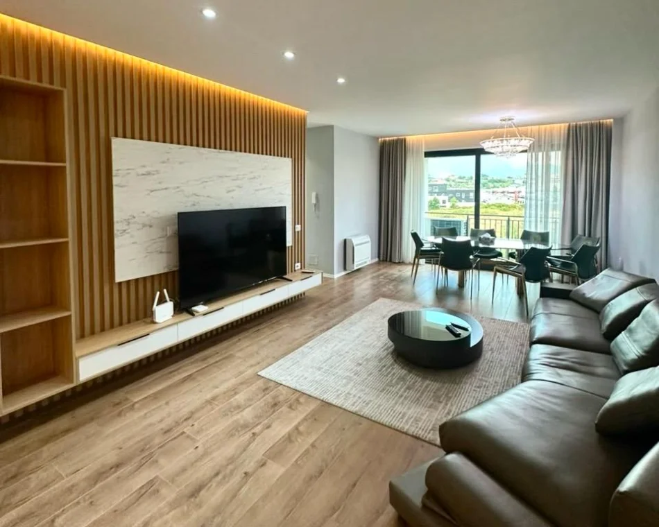 Tirane, shitet apartament 2+1 Kati 3, 142 m² 480.000 € (Liqeni i Thate, prane Radisson)
