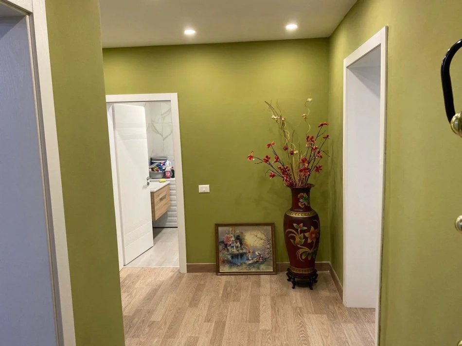 Tirane, shitet apartament 2+1 Kati 3, 210.000 € (Ish Ambasada Jugosllave)