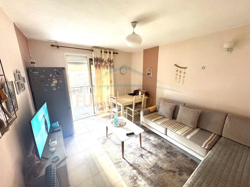 Tirane, shitet apartament 2+1 Kati 3, 65 m² 289.000 € (Bllok,)