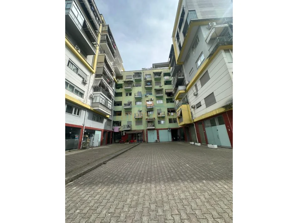 Tirane, shitet apartament 2+1 Kati 3, 71 m² 175.000 € (ish parku autobuzave)