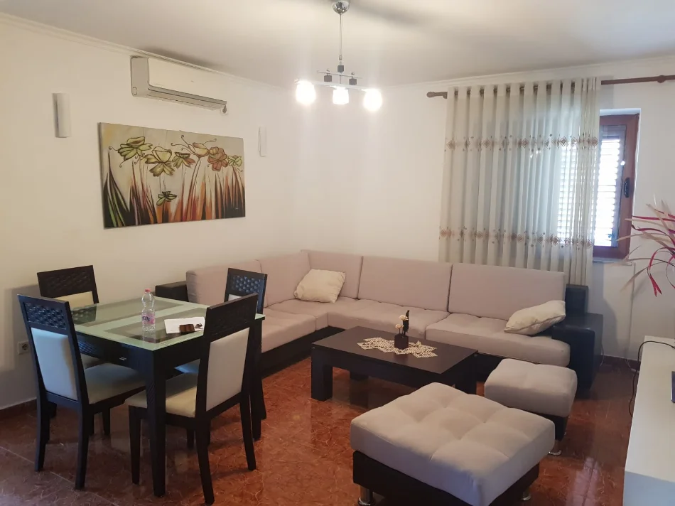 Tirane, shitet apartament 2+1 Kati 3, 72 m² 220.000 € (Rruga e Elbasanit)