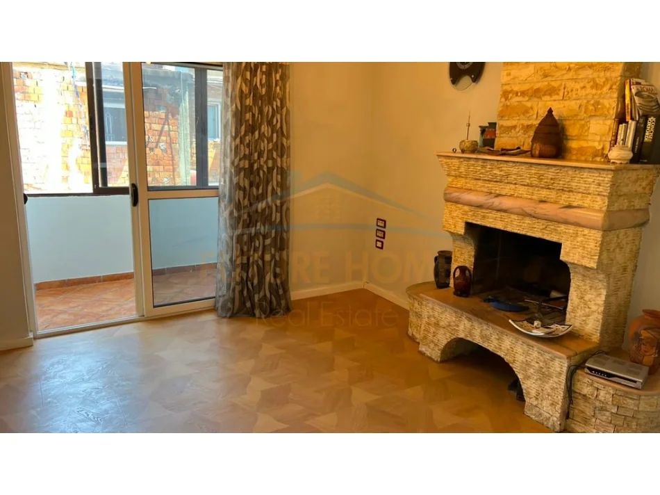 Tirane, shitet apartament 2+1 Kati 3, 80 m² 150.000 € (Ferit Xhajko)