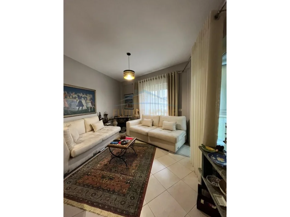 Tirane, shitet apartament 2+1 Kati 3, 81 m² 180.000 €