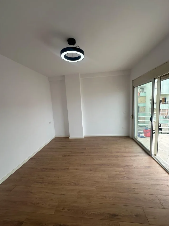 Tirane, shitet apartament 2+1 Kati 3, 95 m² 175.000 € (kodra e diellit)