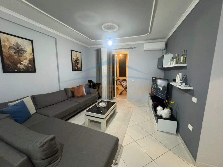 Tirane, shitet apartament 2+1 Kati 3, 95 m² 180.000 € (YZBERISHT)