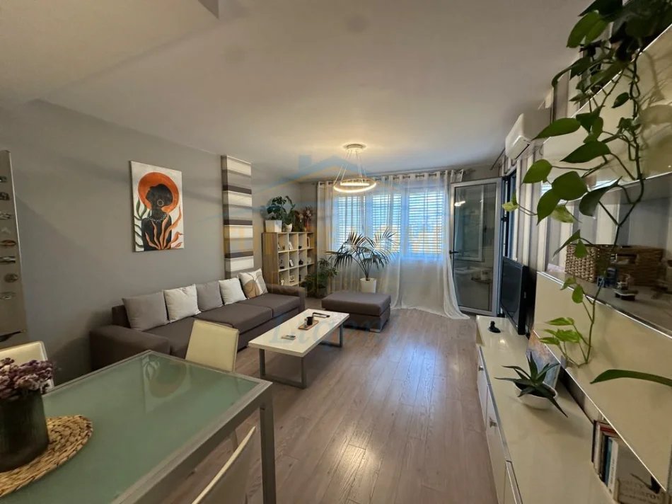 Tirane, shitet apartament 2+1 Kati 3, 95 m² 285.000 € (Liqeni i Thatë)