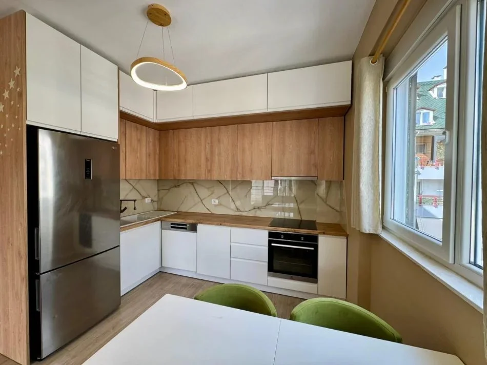 Tirane, shitet apartament 2+1 Kati 4, 105 m² 278000 € (Liqeni i Thatë)