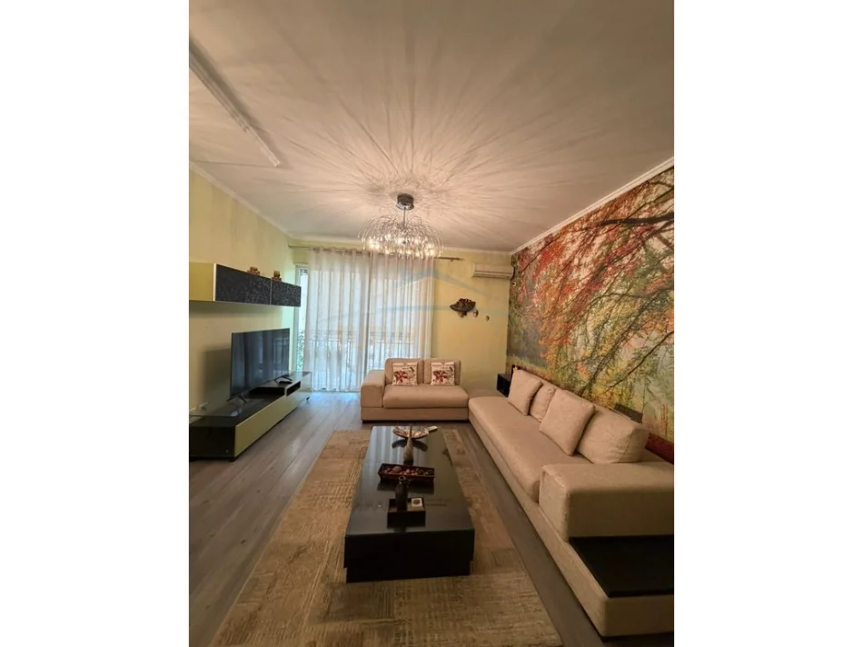 Tirane, shitet apartament 2+1 Kati 4, 105 m² 330.000 € (Rruga e Barrikadave)