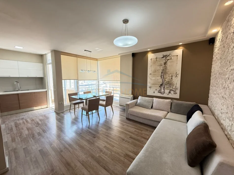 Tirane, shitet apartament 2+1 Kati 4, 126 m² 220.000 € (Selite)