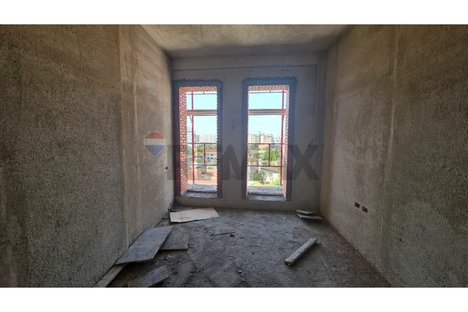 Tirane, shitet apartament 2+1 Kati 4, 77 m² (Ish Fusha Aviacionit, Tirane)