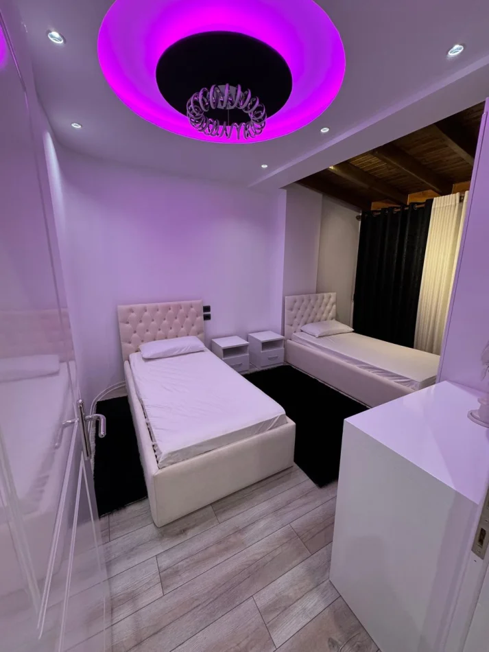 Tirane, shitet apartament 2+1 Kati 4, 90 m² 165.000 € (Fresku)