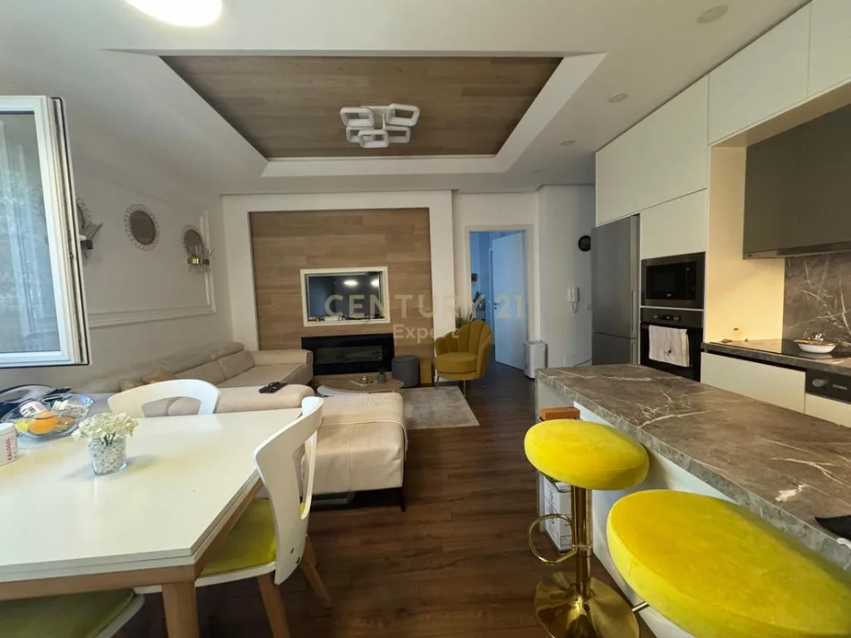 Tirane, shitet apartament 2+1 Kati 4, 93 m² 186.000 €