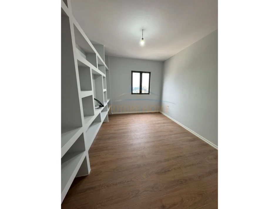 Tirane, shitet apartament 2+1 Kati 4, 94 m² 140.000 €