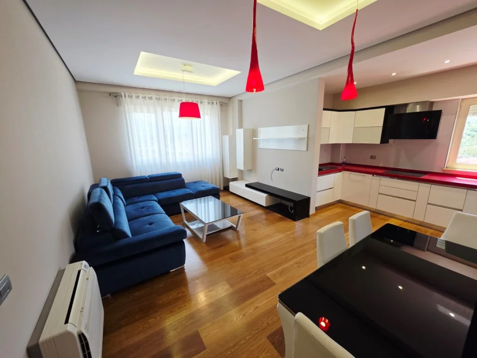 Tirane, shitet apartament 2+1 Kati 4, 96 m² 250.000 € (Liqeni i Thatë)