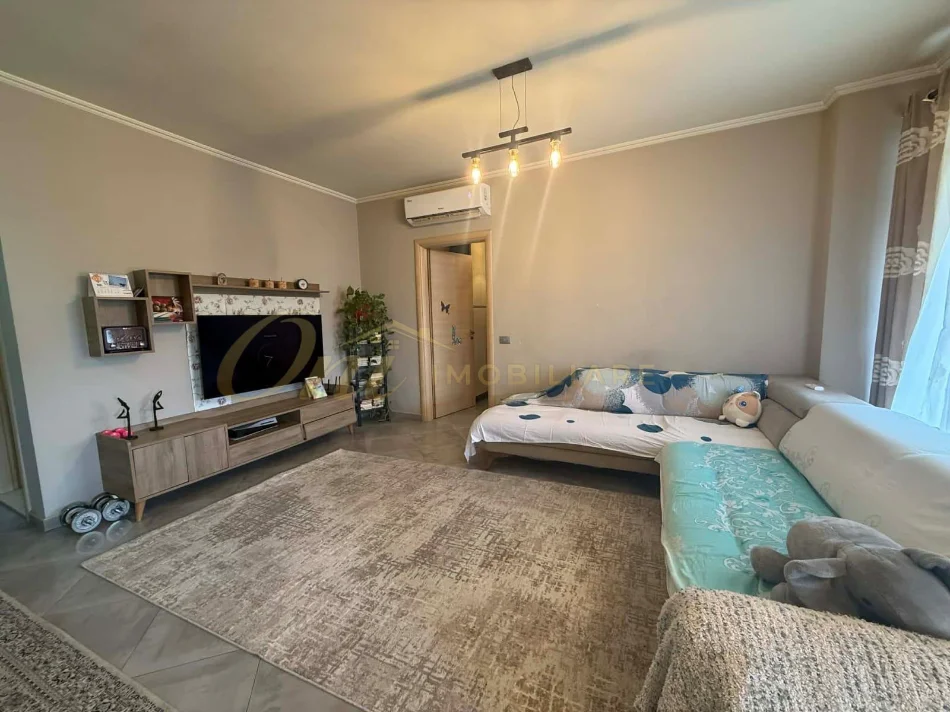 Tirane, shitet apartament 2+1 Kati 5, 102 m² 195.000 € (RRUGA E DIBRES)