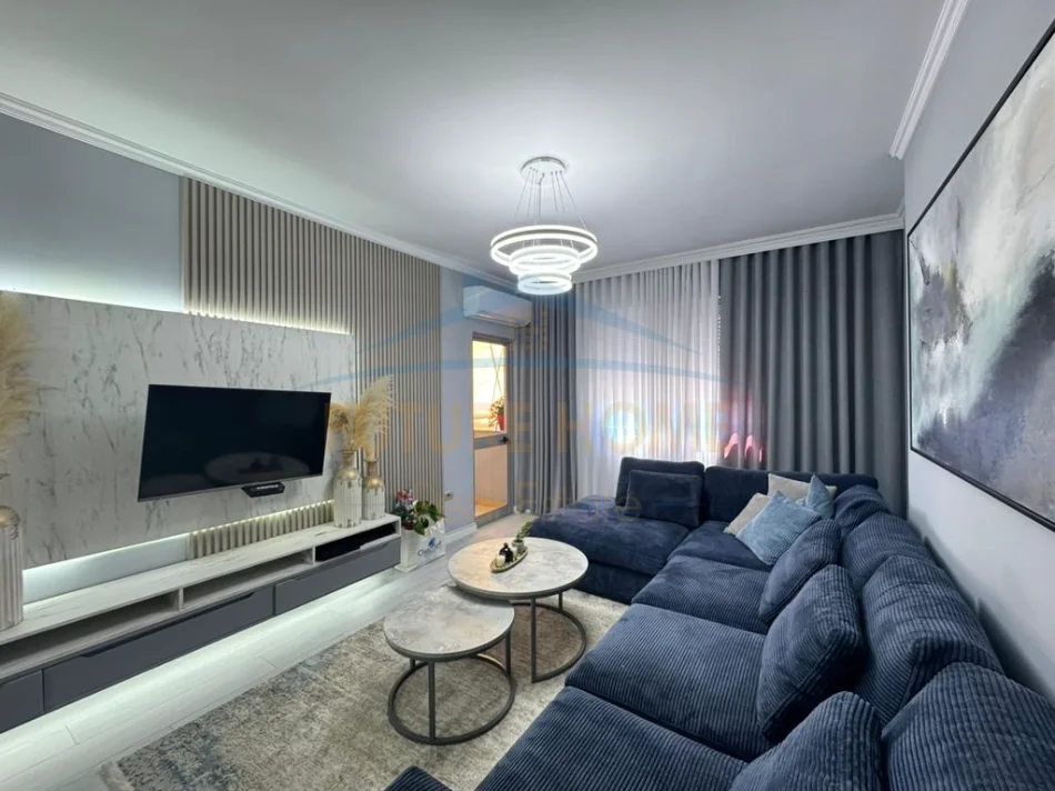 Tirane, shitet apartament 2+1 Kati 5, 106 m² 161.000 € (Yzberisht)