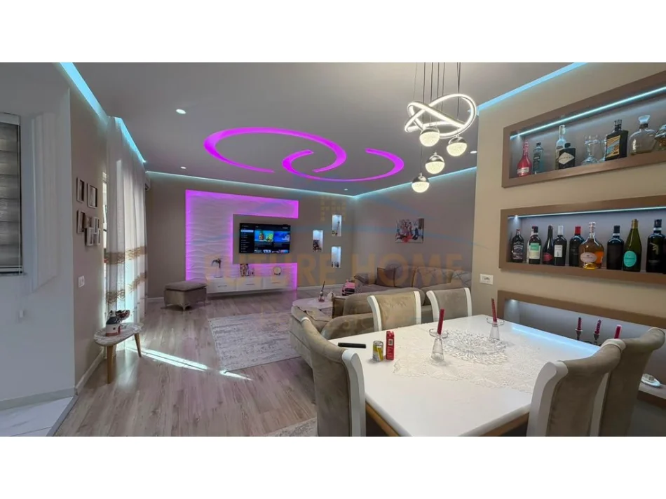 Tirane, shitet apartament 2+1 Kati 5, 119 m² 155.000 € (UNAZA E RE)