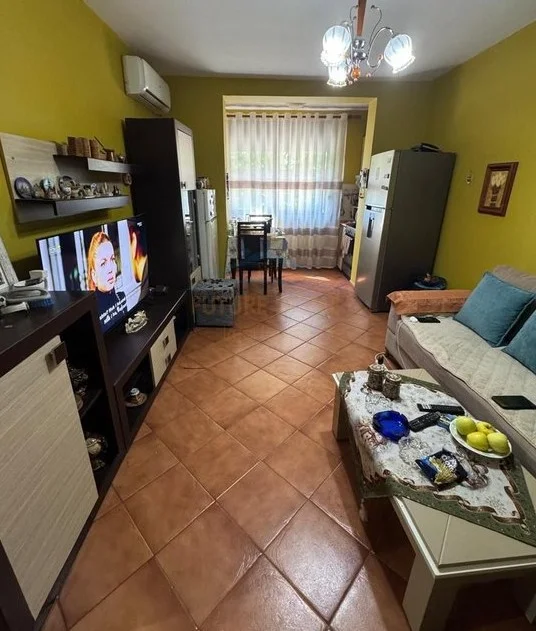 Tirane, shitet apartament 2+1 Kati 5, 56 m² 115.000 € (rruga ferit xhajko)