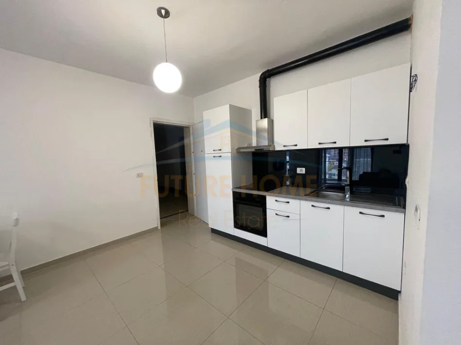 Tirane, shitet apartament 2+1 Kati 5, 80 m² 223.000 € (21 djetori)