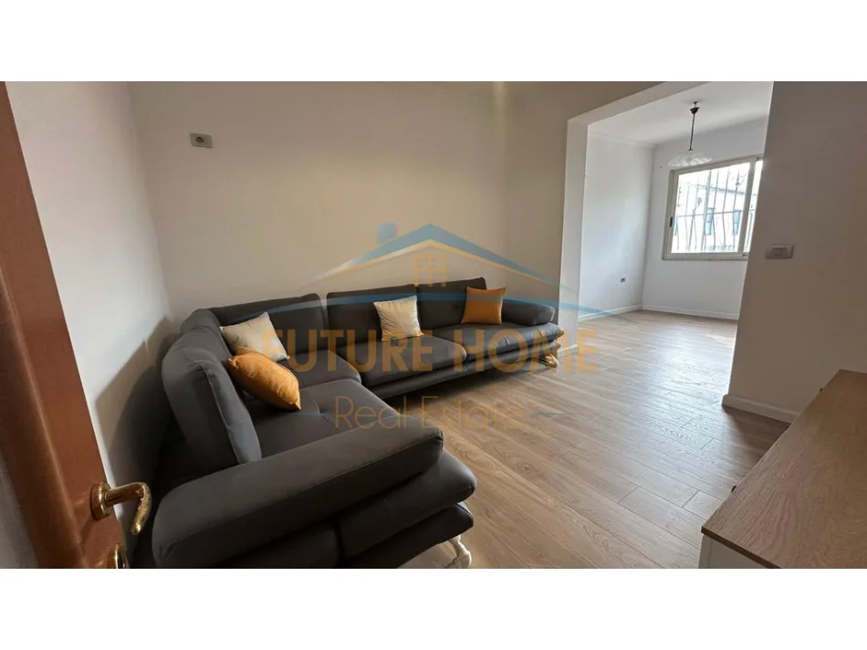 Tirane, shitet apartament 2+1, Kati 5, 85 m² 220.000 € (Sheshi Willson)