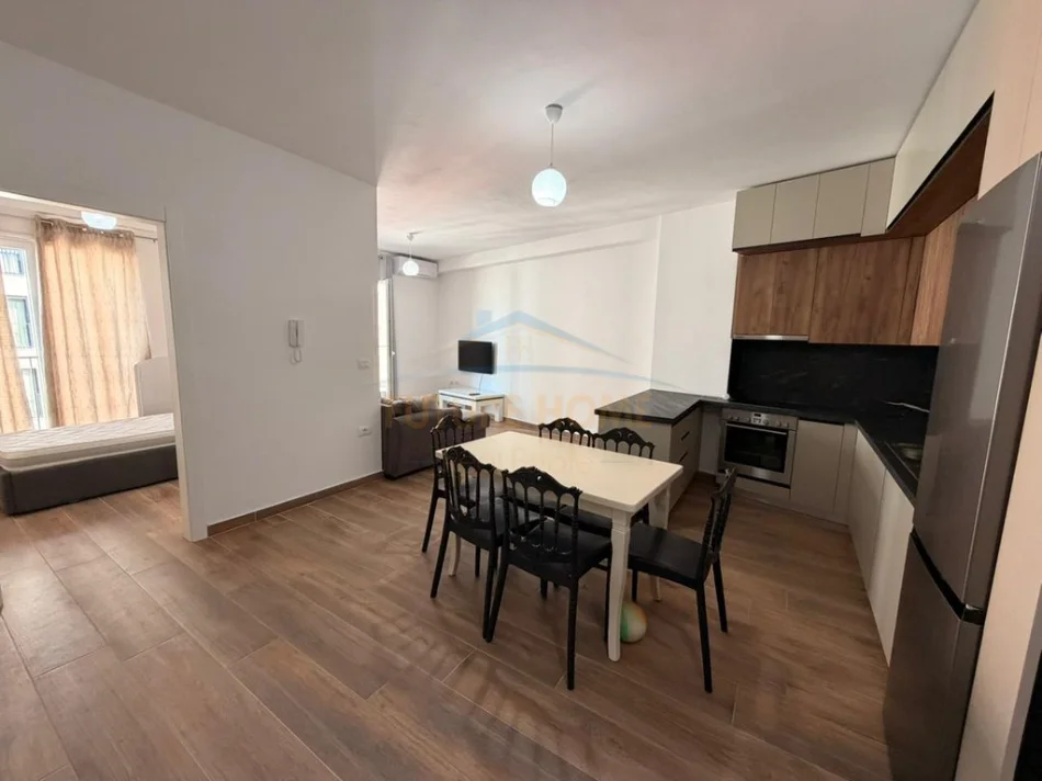Tirane, shitet apartament 2+1 Kati 5, 88 m² 147.000 € (UNAZA E RE)
